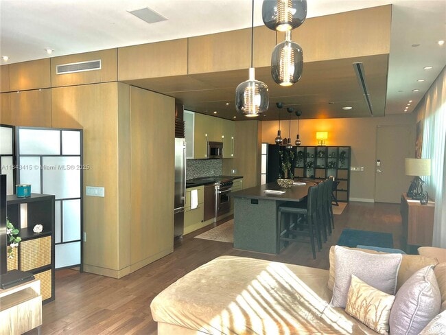Photo - 1700 Meridian Ave Unit 206