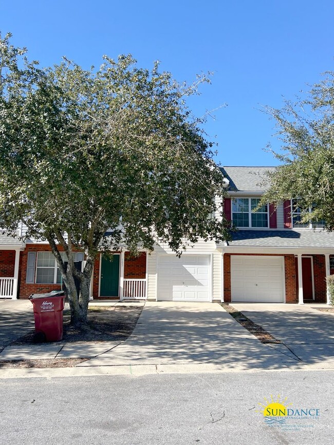 Spacious 3 Bedroom Townhome in Crestview! - Spacious 3 Bedroom Townhome in Crestview!