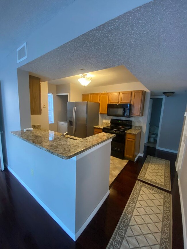 Gorgeous 3 bedroom Will Not Last - Gorgeous 3 bedroom Will Not Last Unidad #301 Rental