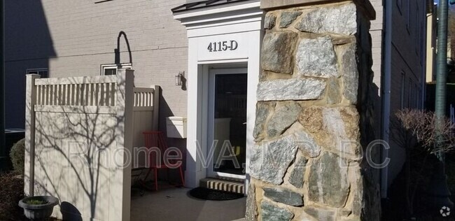 Building Photo - 4115 D S Four Mile Run Dr Rental