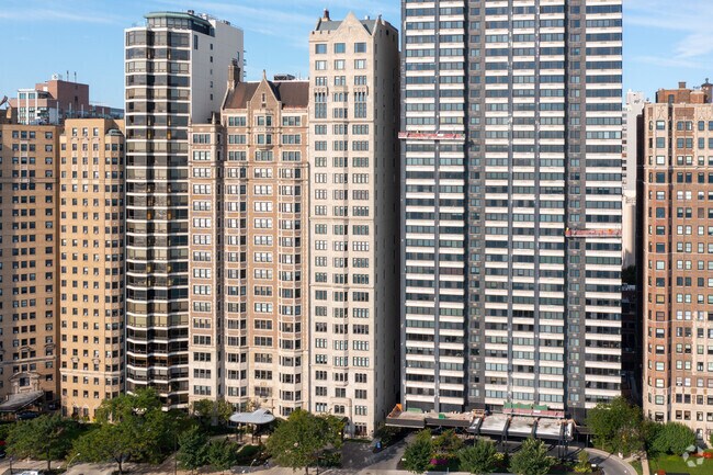 Photo - 1430 N Lake Shore Dr