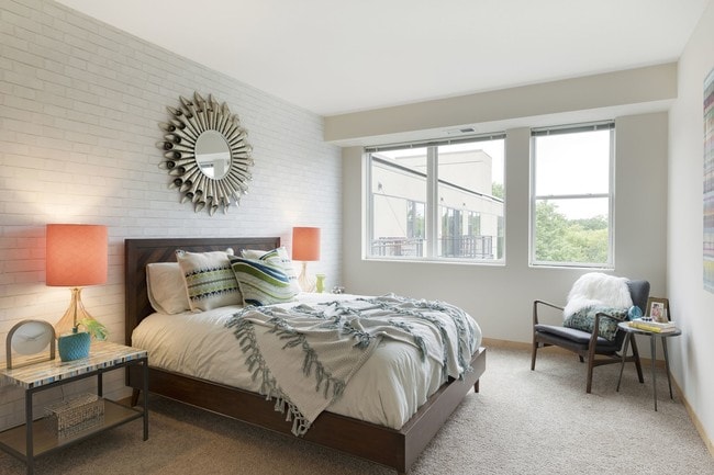 Ellipse on Excelsior and E2 apartments — community photo