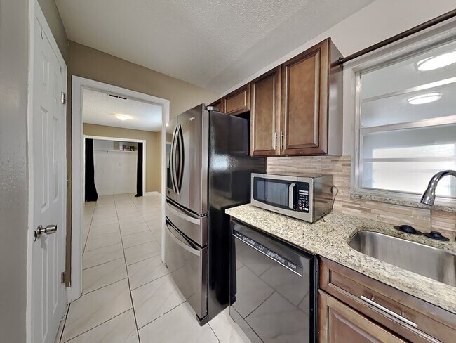 Photo - 241 W Citrus St