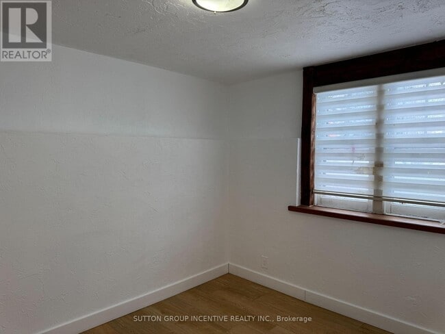 Photo - 233 Ellerslie Ave