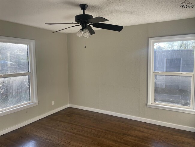 Photo - 3310 Sherwood Ln