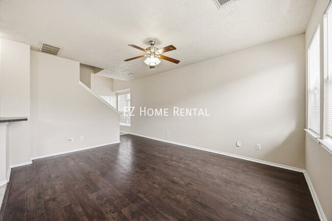 Photo - 14322 Mooreview Ln