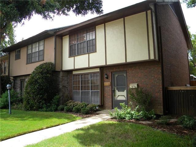 Photo - 628 St Charles Dr Townhome