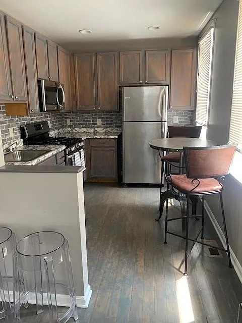 Photo - 701 N Madeira St