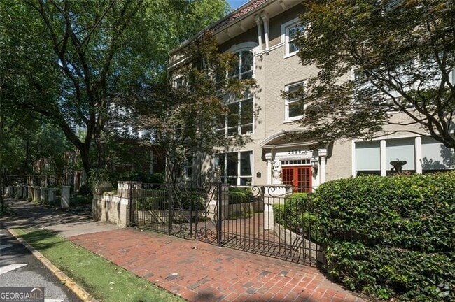 Building Photo - 1116 Piedmont Ave NE Unit 8 Rental