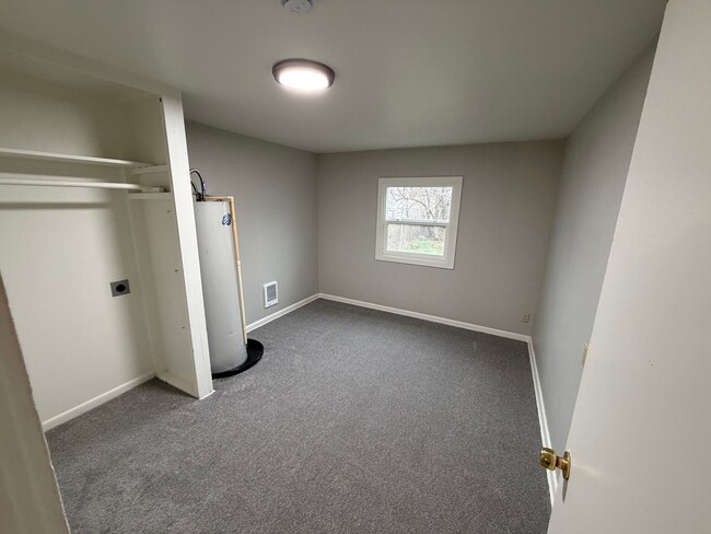 Photo - Newly Remodeled 1-Bed with Bonus Room