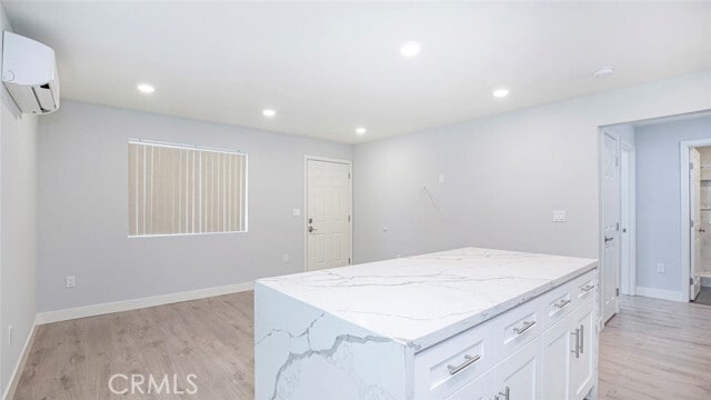 Photo - 12558 Vanowen St