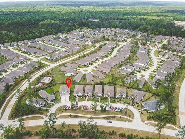 Photo - 438 Lake Day Dr