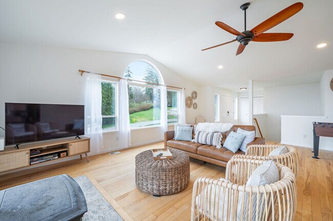 2319 Happy Ln Unit SI ID1036006P
