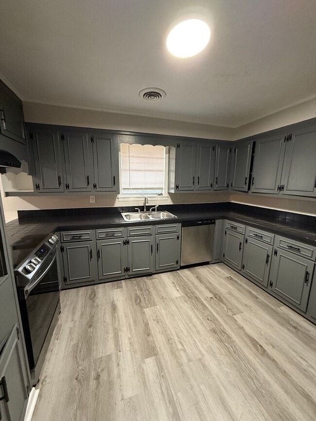 Photo - 451 S Thomas St