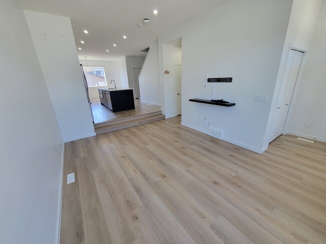Photo - 17252-17252 2 St NW