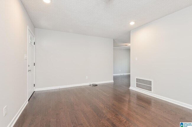 Photo - 6592 Old Springville Rd