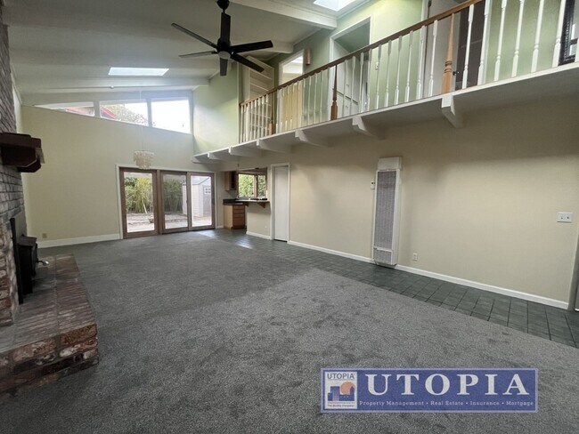 Photo - Beautiful and spacious 2 Bedroom, 1.5 Bathroom Located in Rio Del Mar, close to the beach and Apt...