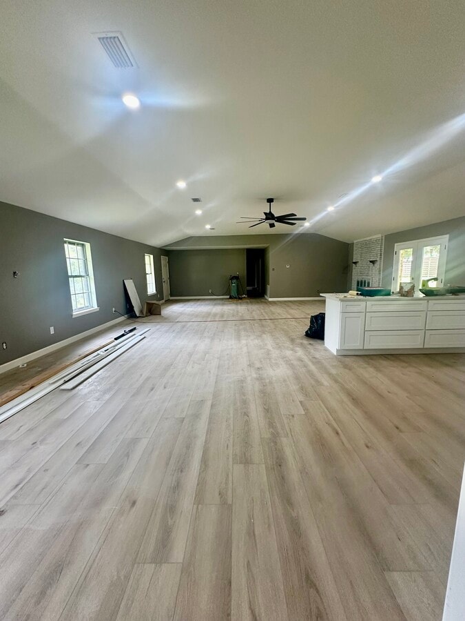 Open space kitchen - 7741 Simmons Dr
