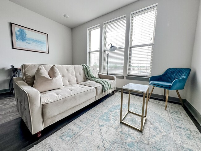 Photo - 111 E 4th St Unidad ID1036786P