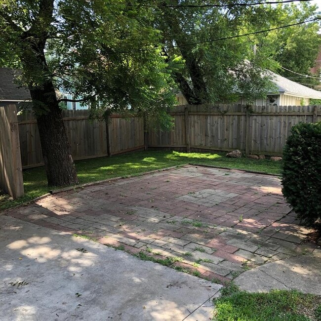 Photo - 1336 Massachusetts St