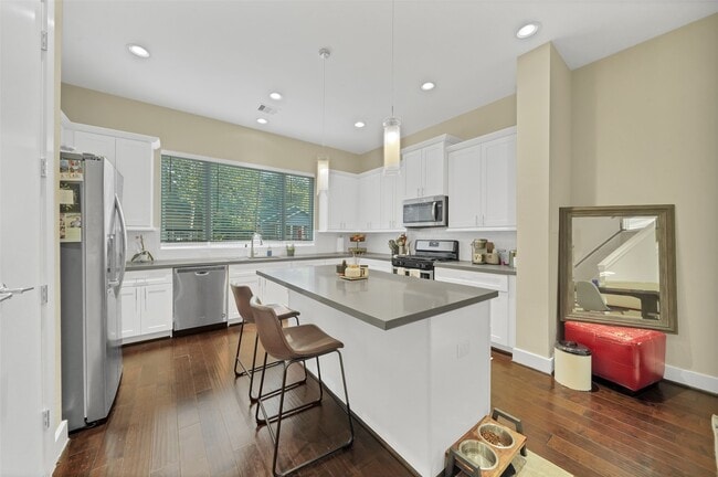 Photo - 1264 Morris St
