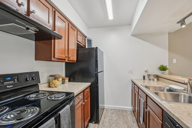 Pier 39 Apartments & Townhomes