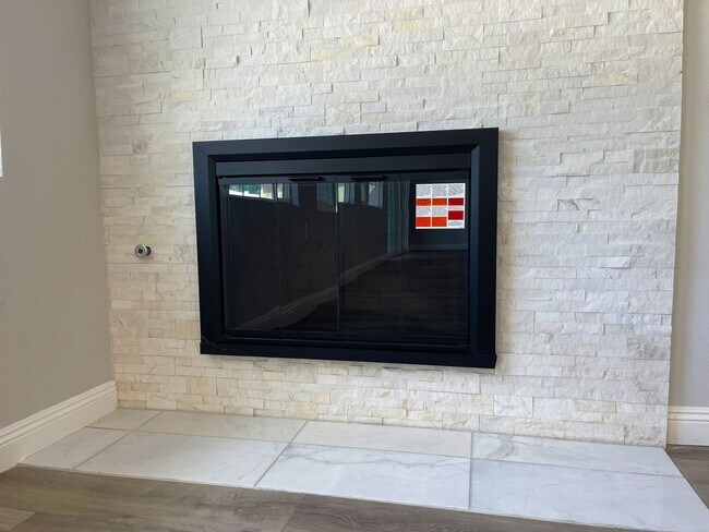 Photo - Beautiful 4-Bedroom Home with Pool and Lux...