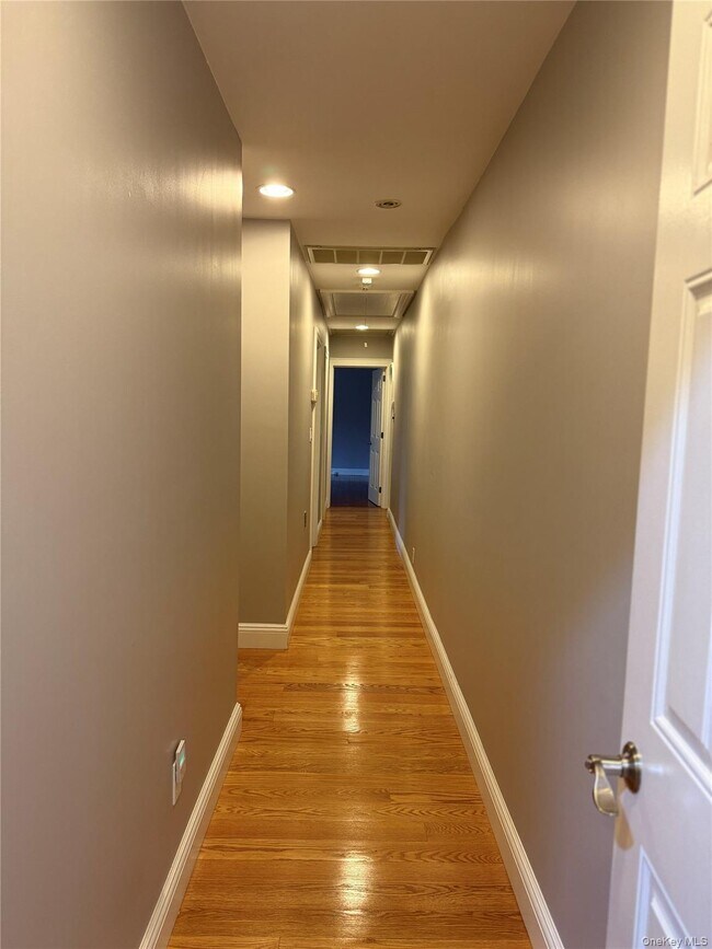 Photo - 1926 Midlane Rd