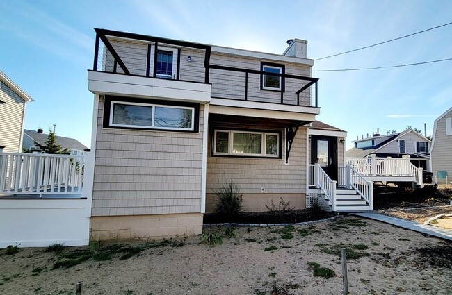 Photo - 6 77th St