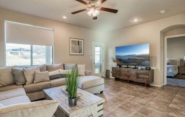 Building Photo - Westside area for Short or Long Term Rental (Completely Furnished) Beautiful 3 bed/2.5 baths plus...