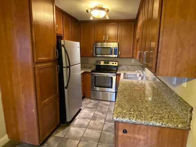 Photo - 2 bed 2 bath downstairs unit