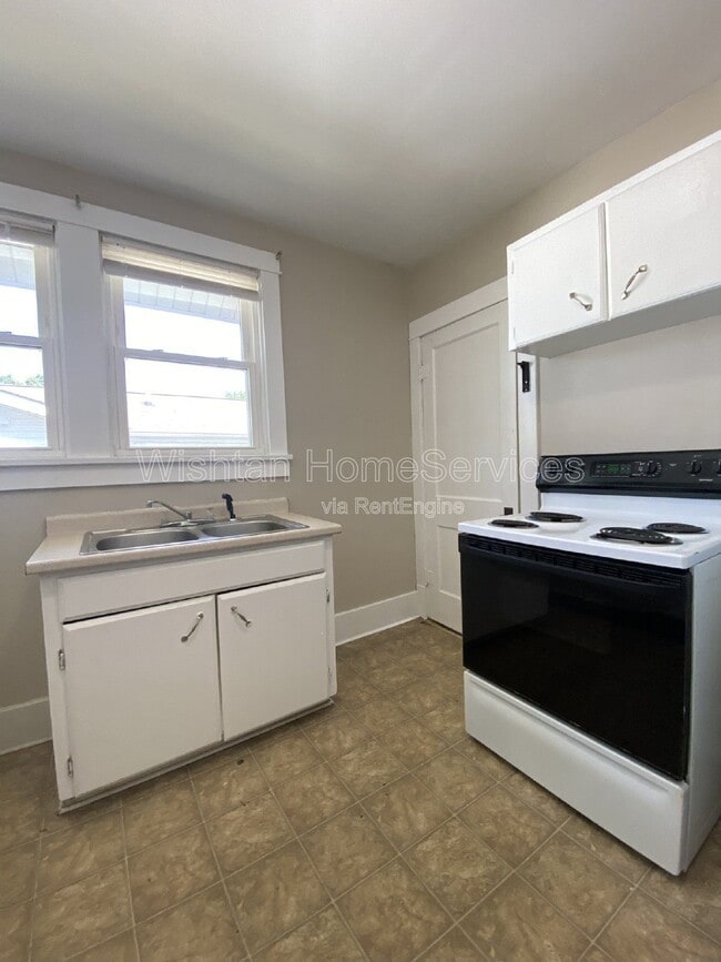 Photo - 522 W Murray St