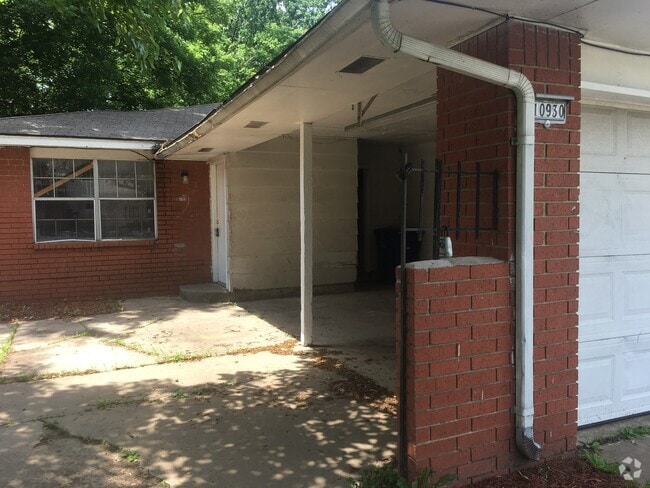 Building Photo - 3 Bedroom 2 Bath Duplex Rental