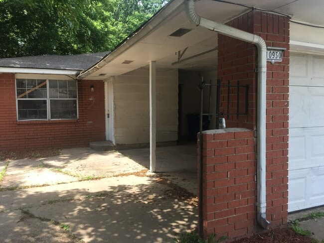 Building Photo - 3 Bedroom 2 Bath Duplex Rental