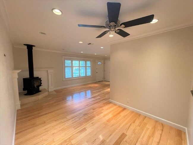 Photo - Concord! Beautiful fully remodeled 3 bedro...