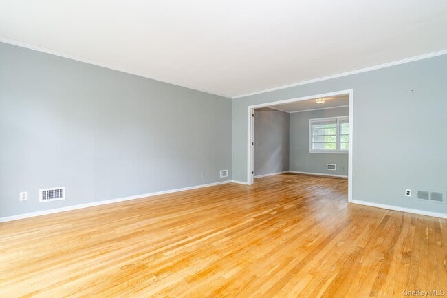 Photo - 67 Malvern Ln