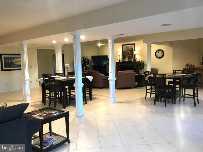 Photo - 2964 Wilson Ave