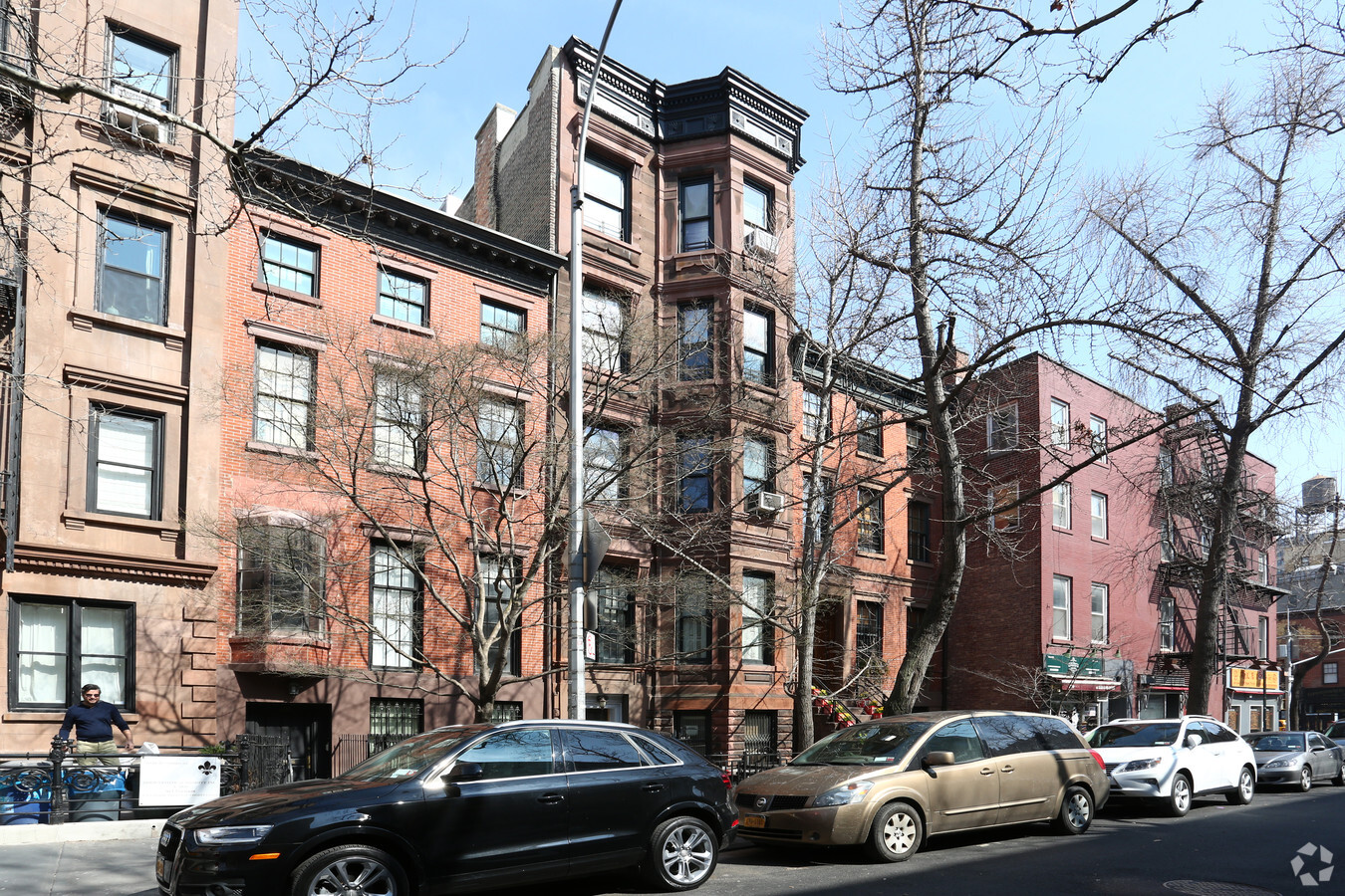 Photo - 107 W 11th St Apartments