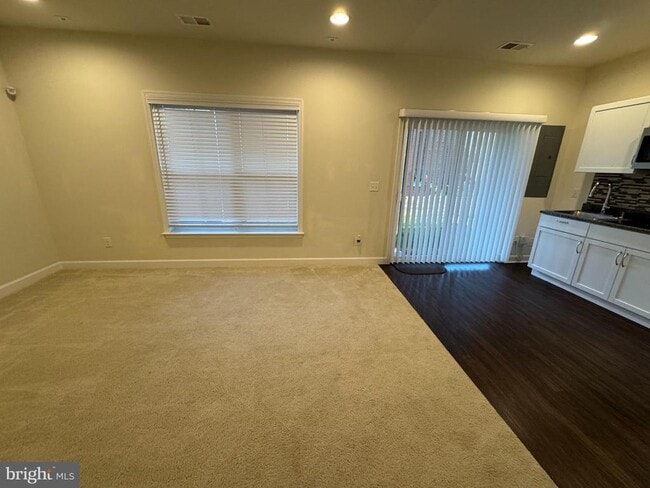 Building Photo - 42628 Oak Pk Sq Rental