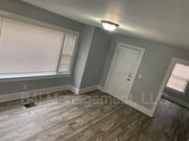 Photo - 205 Porter St SW