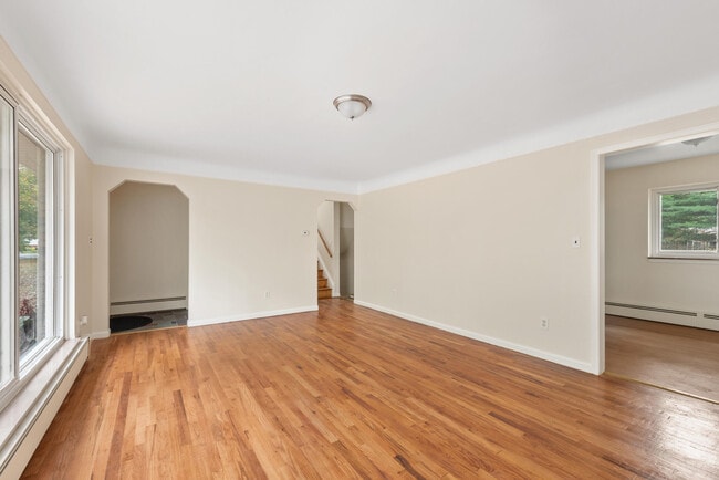 Photo - 46254 Custer Ave