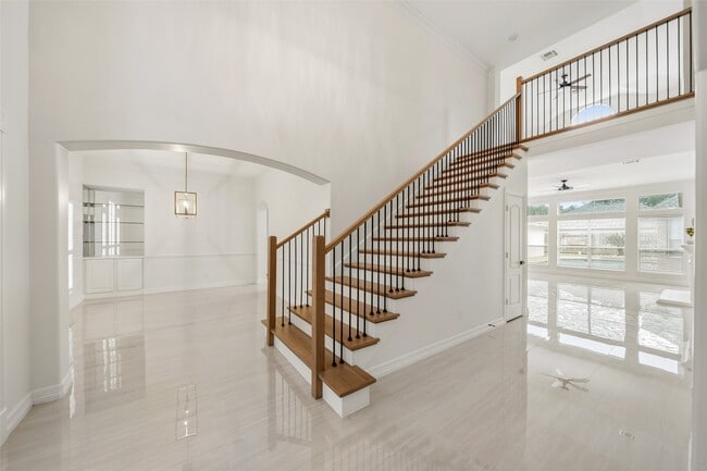 Photo - 5622 Lake Pl Dr