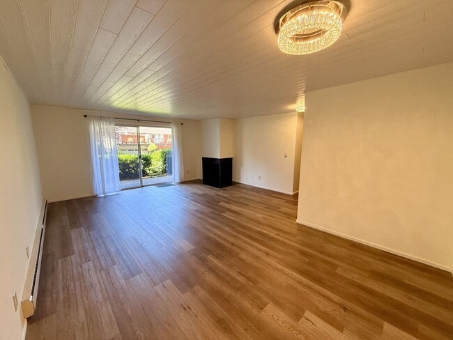 Photo - Beautiful 2-Bedroom, 2-Bath Condo in the Desirable Oakbrook Country Club Community