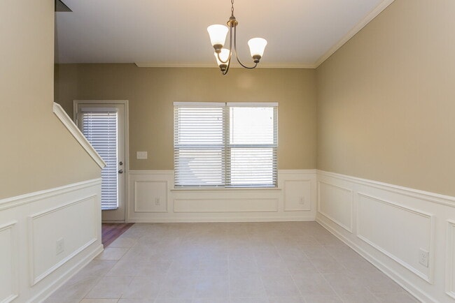 Photo - 40 Hamil Ct NW