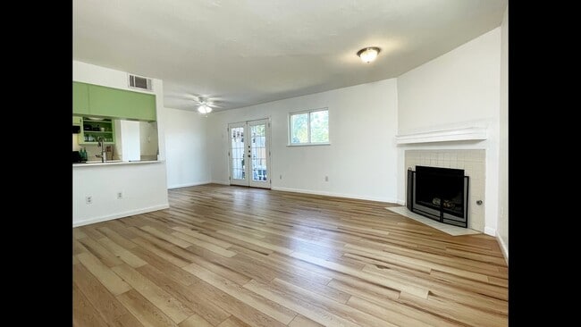 Building Photo - 5000 Mashie Cove