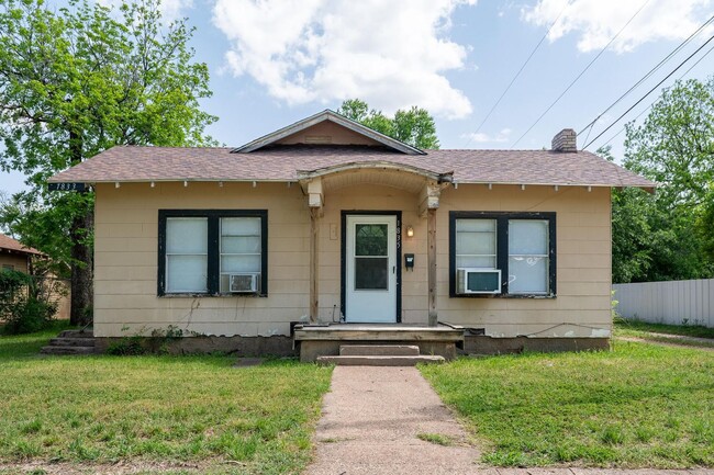 Photo - 1835 S 8th St House