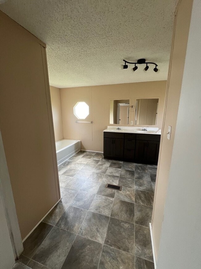 Photo - Mobile Home for lease in Sulphur