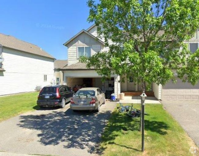 Building Photo - 3 Bed 2.5 Bath in River Rock Rental