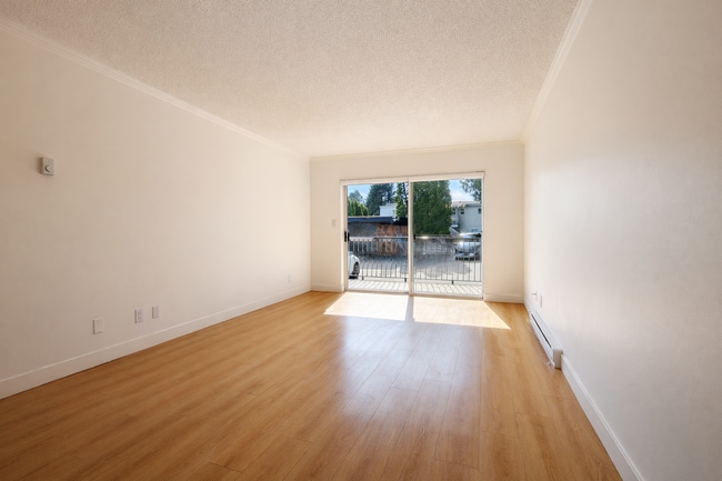 Building Photo - 3035 Clearbrook Rd