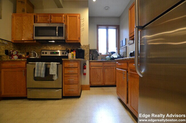 Photo - 77 Easton St Unit 1